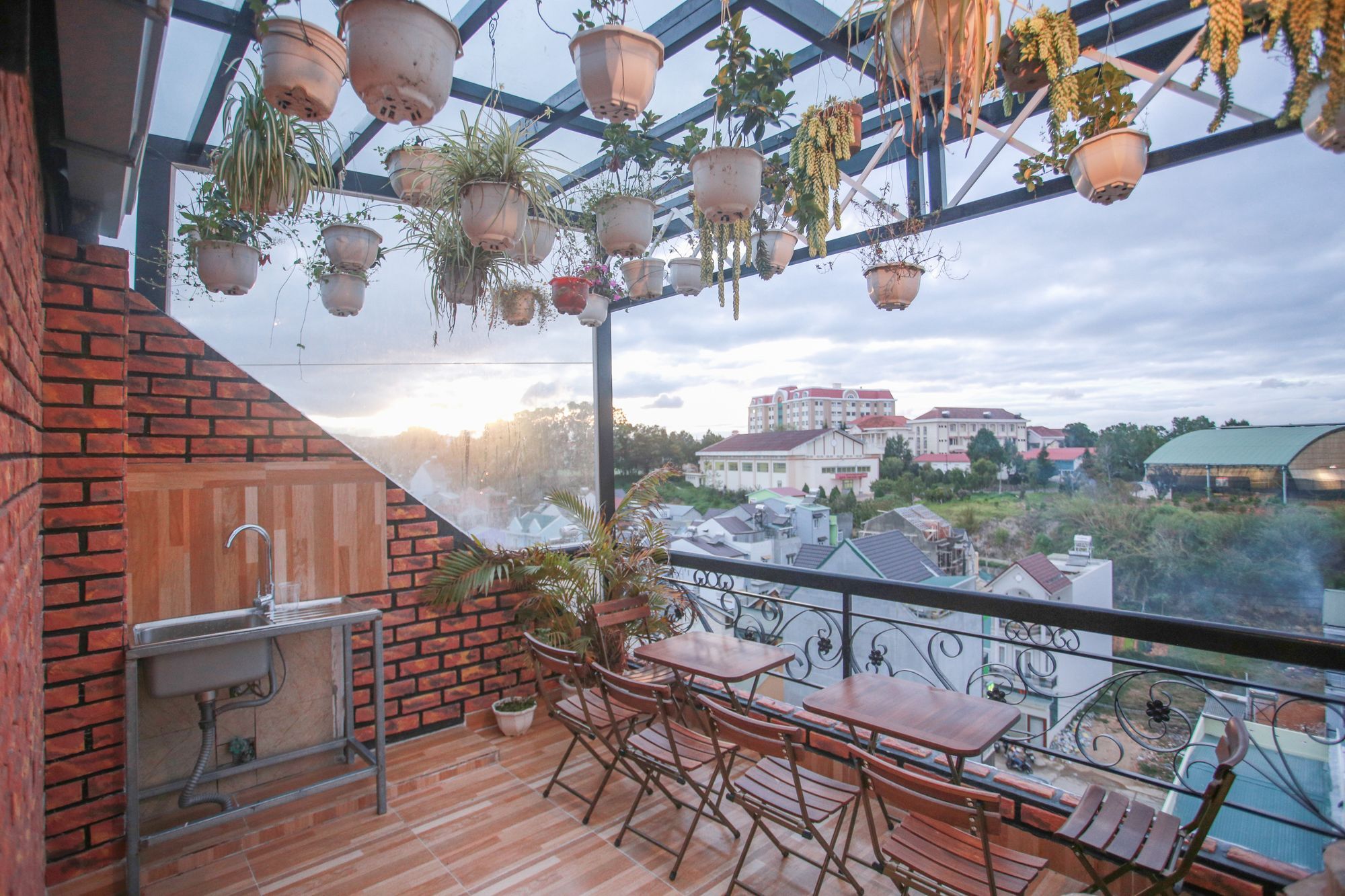 Spider Hostel Далат Экстерьер фото